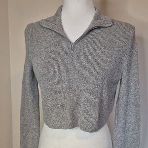 Brandy Melville Cropped Light Gray Knit Zip-Up